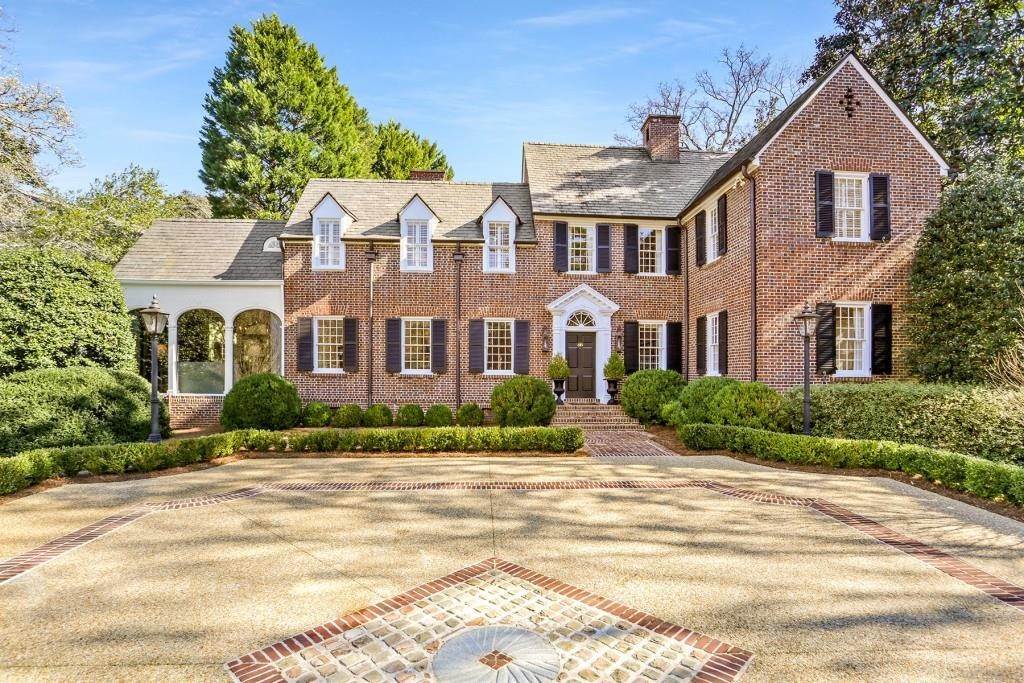 Single Family Homes för Försäljning vid 2585 Woodward Way Atlanta, Georgien 30305 Förenta staterna