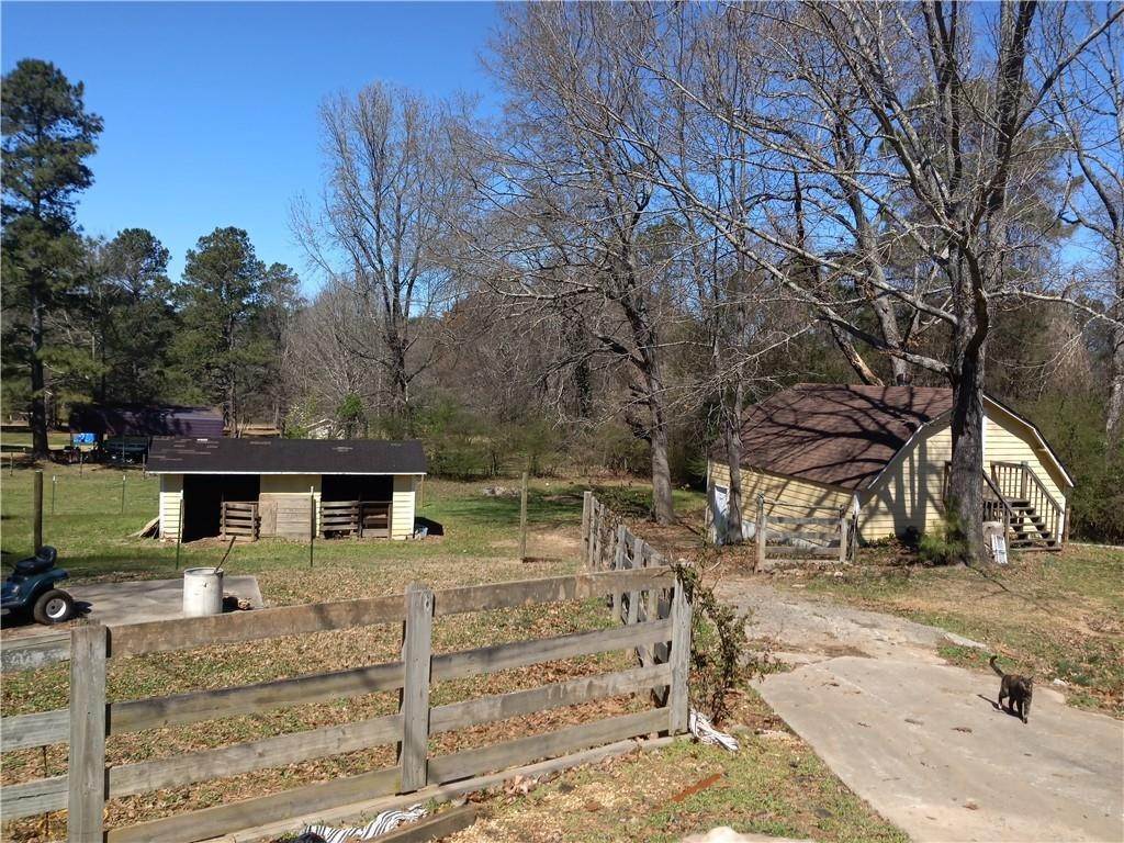 6. Single Family Homes for Sale at 4514 Railroad Street Oakwood, Georgia 30566 United States