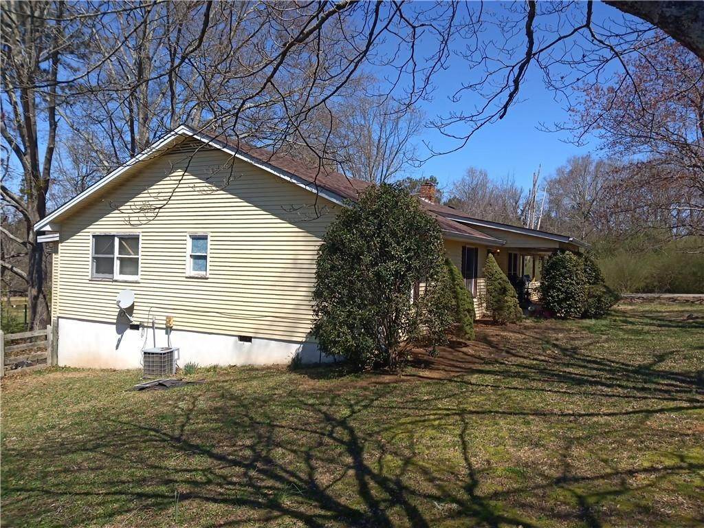 4. Single Family Homes for Sale at 4514 Railroad Street Oakwood, Georgia 30566 United States