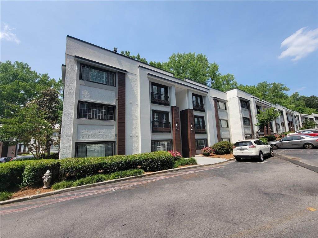 3. Condominiums for Sale at 1445 Monroe Drive F2 Atlanta, Georgia 30324 United States
