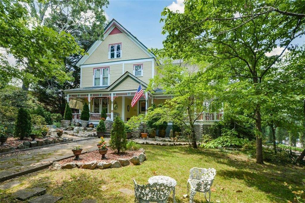Single Family Homes for Sale at 331 Maple Street Carrollton, Georgia 30117 United States