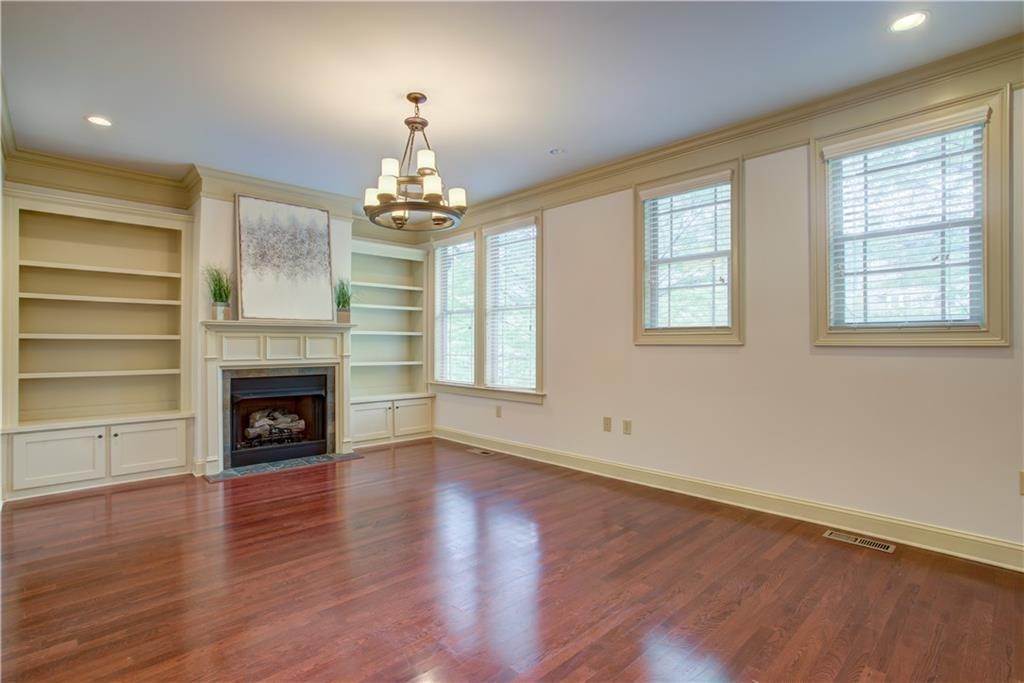 4. Townhouse for Sale at 855 Millwork Circle Johns Creek, Georgia 30097 United States