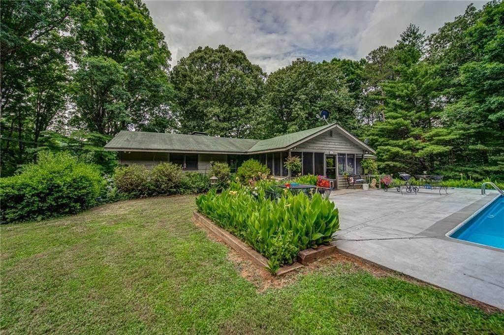 19. Single Family Homes for Sale at 181 Wally's Lane Talking Rock, Georgia 30175 United States
