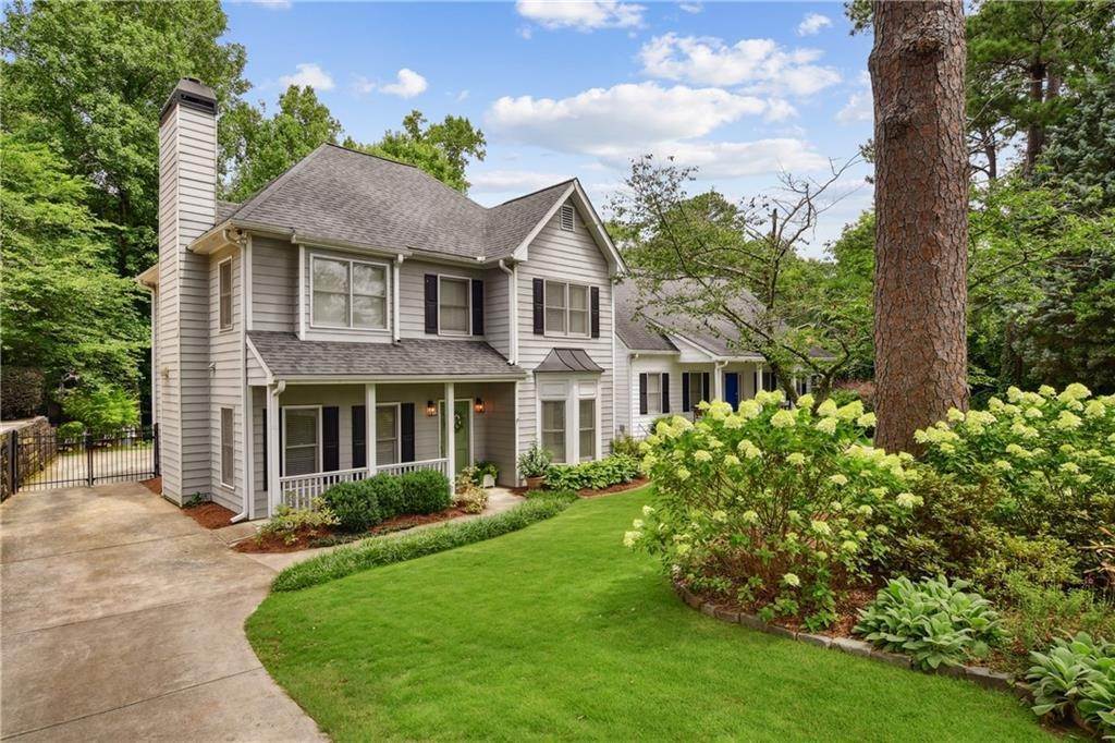 11. Single Family Homes for Sale at 1820 Woodland Hills Avenue Atlanta, Georgia 30318 United States
