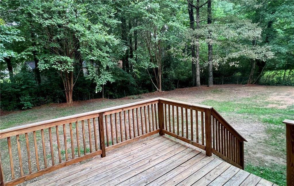 7. Single Family Homes for Sale at 364 Hemlock Drive Lawrenceville, Georgia 30046 United States