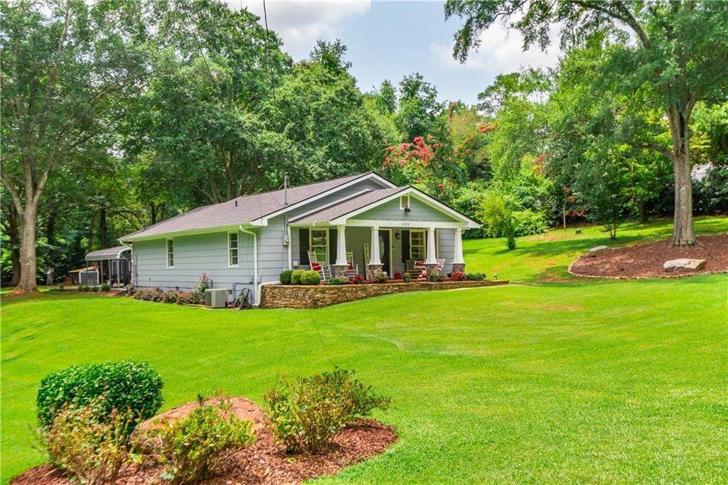 12. Single Family Homes for Sale at 1008 Arnold Mill Road Woodstock, Georgia 30188 United States
