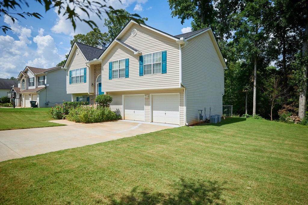 7. Single Family Homes for Sale at 340 Princeton Way Covington, Georgia 30016 United States
