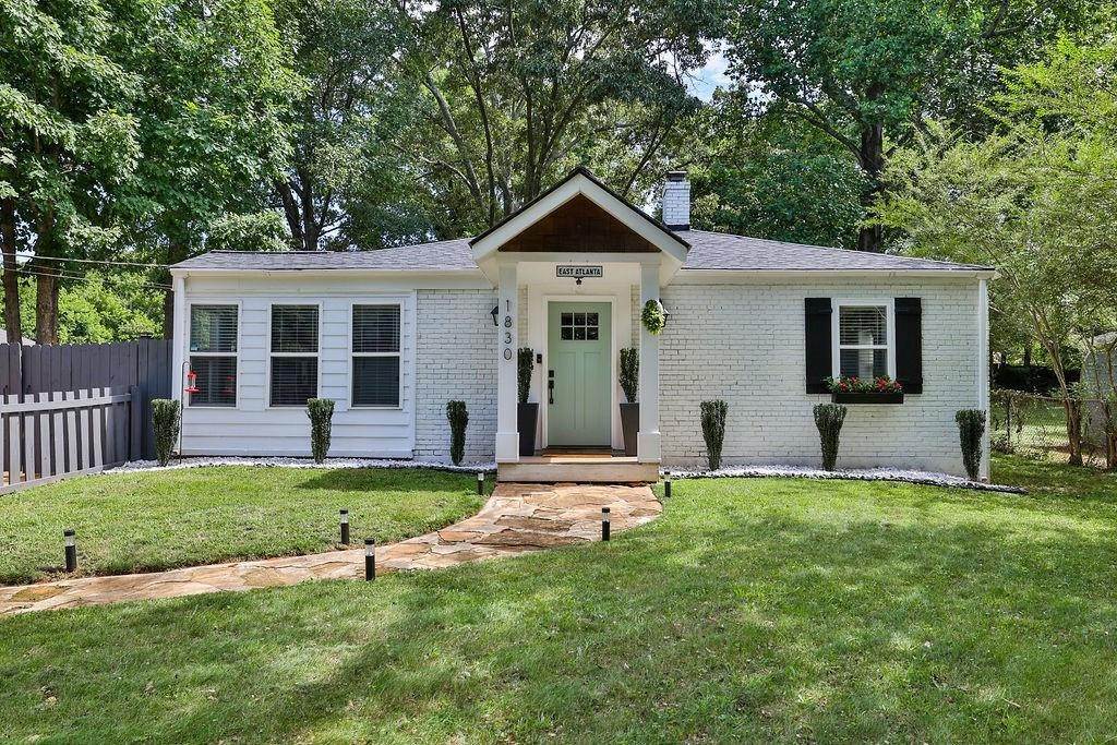 Single Family Homes for Sale at 1830 Flat Shoals Road Atlanta, Georgia 30316 United States