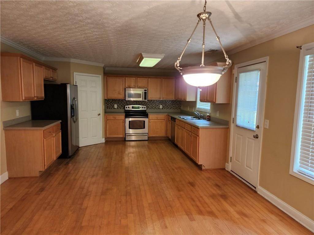 8. Single Family Homes for Sale at 5993 Springfair Run Lithonia, Georgia 30038 United States