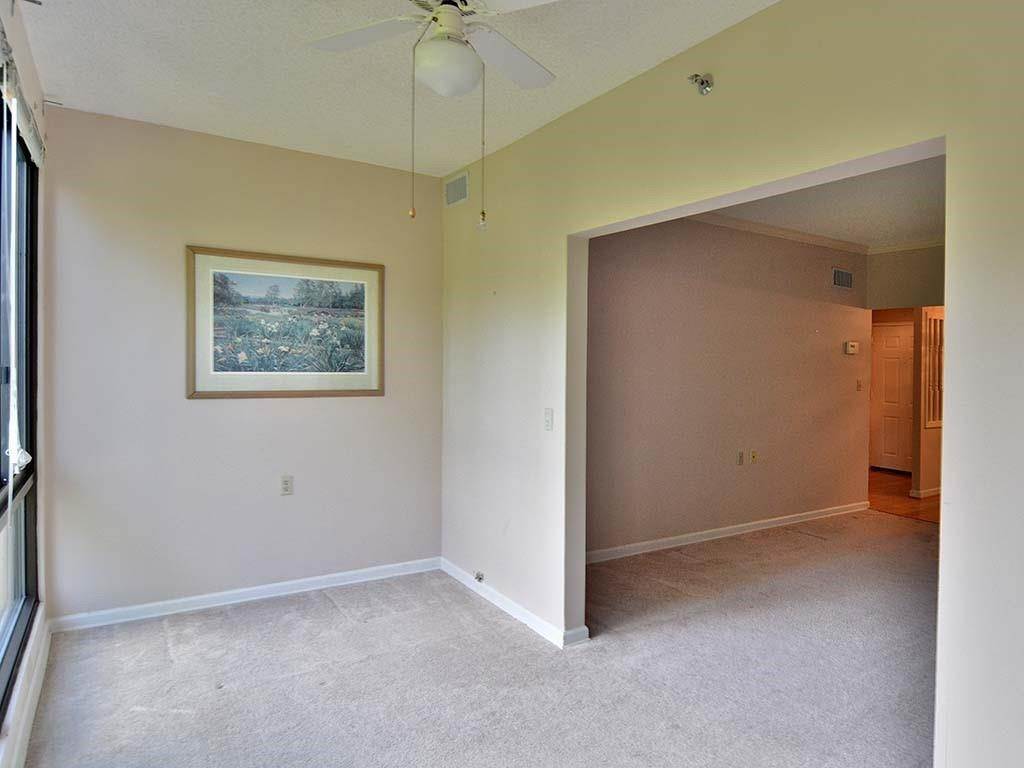 7. Condominiums for Sale at 1800 Clairmont Lake 401 Decatur, Georgia 30033 United States
