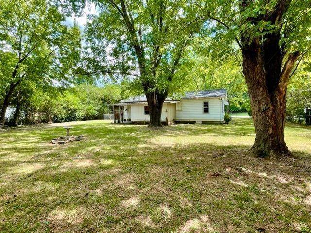 10. Single Family Homes for Sale at 309 Circle Drive Calhoun, Georgia 30701 United States
