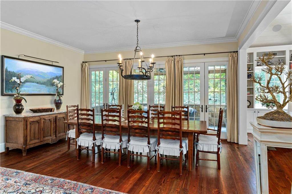 16. Single Family Homes for Sale at 2670 Howell Mill Road Atlanta, Georgia 30327 United States