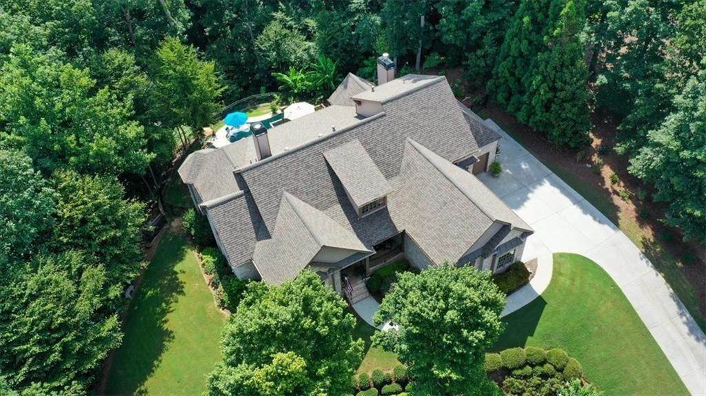3. Single Family Homes for Sale at 821 Waterford Estates Manor Canton, Georgia 30115 United States