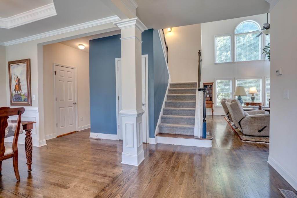 7. Single Family Homes for Sale at 124 Olde Heritage Way Woodstock, Georgia 30188 United States