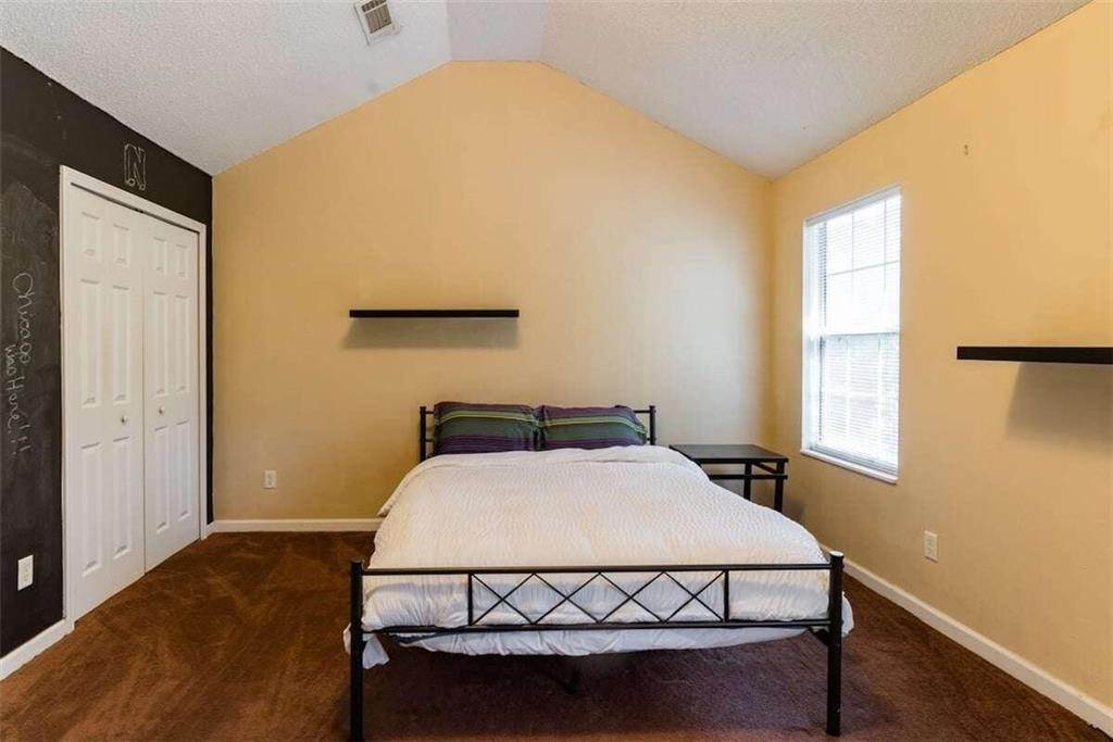 18. Single Family Homes for Sale at 2294 Charleston Pointe Atlanta, Georgia 30316 United States
