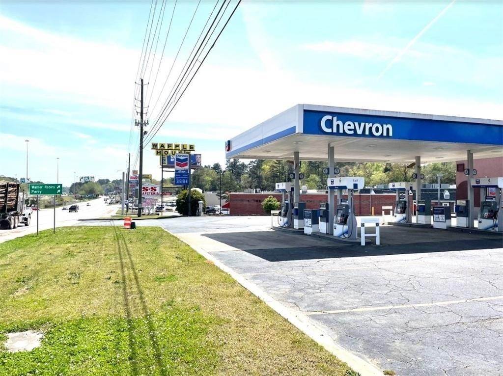 6. Retail for Sale at 2650 Riverside Drive Macon, Georgia 31204 United States