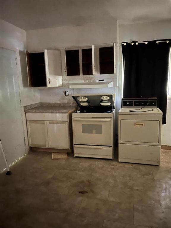 4. Single Family Homes for Sale at 2745 Luther Drive East Point, Georgia 30344 United States