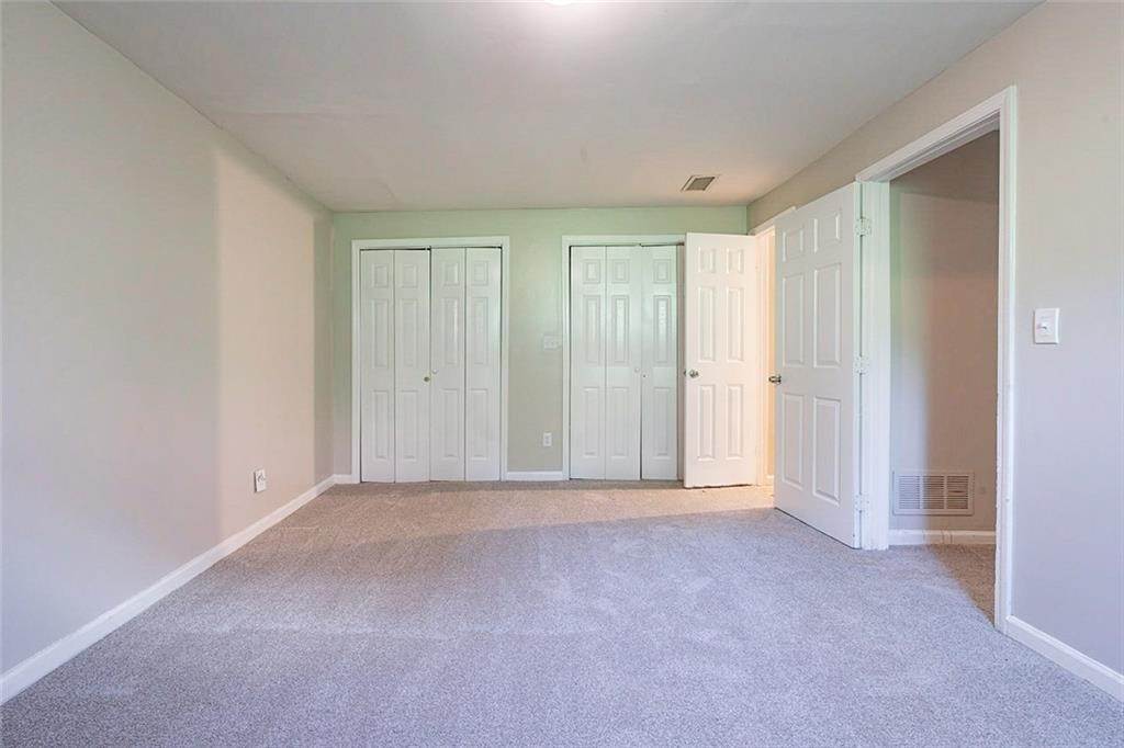 18. Townhouse for Sale at 4500 Shannon Boulevard 11D Union City, Georgia 30291 United States