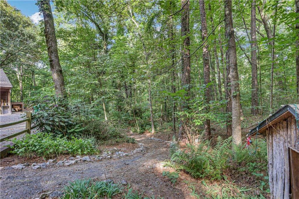 7. Single Family Homes for Sale at 301 Upper Mill Creek Lane Canton, Georgia 30115 United States