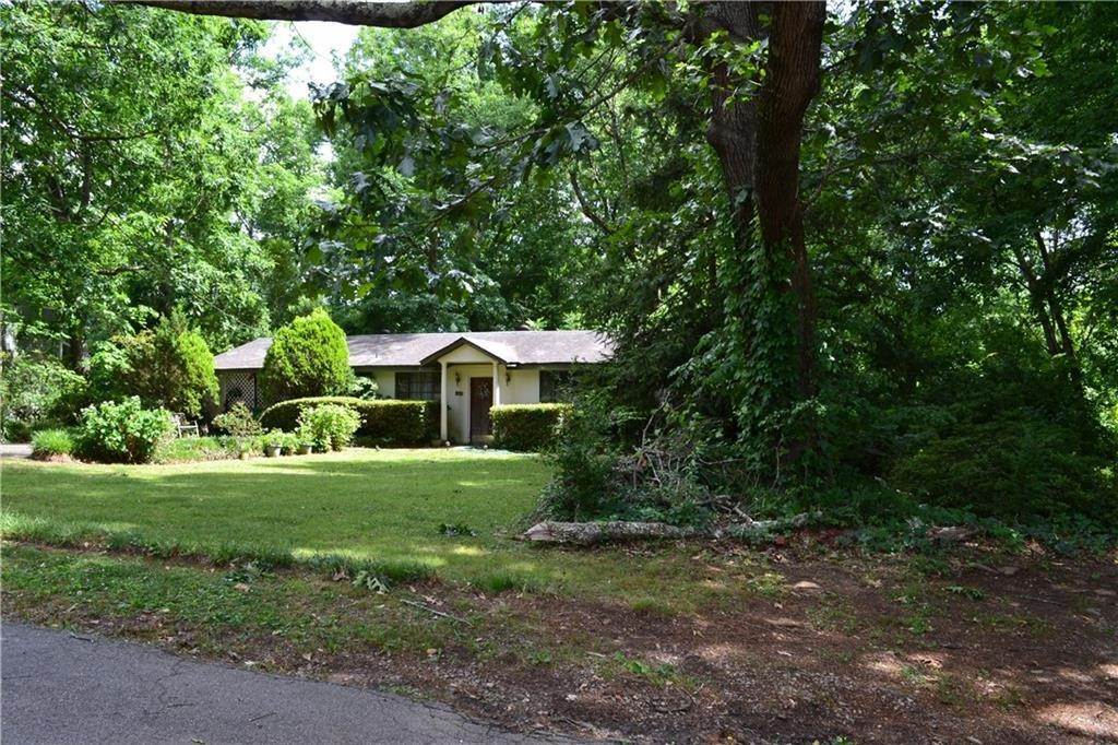 2. Single Family Homes for Sale at 1855 Butlers Lane Decatur, Georgia 30033 United States