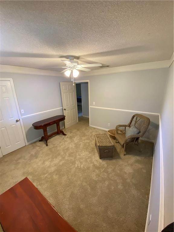 17. Single Family Homes for Sale at 5 Laurel Lane Cave Spring, Georgia 30124 United States