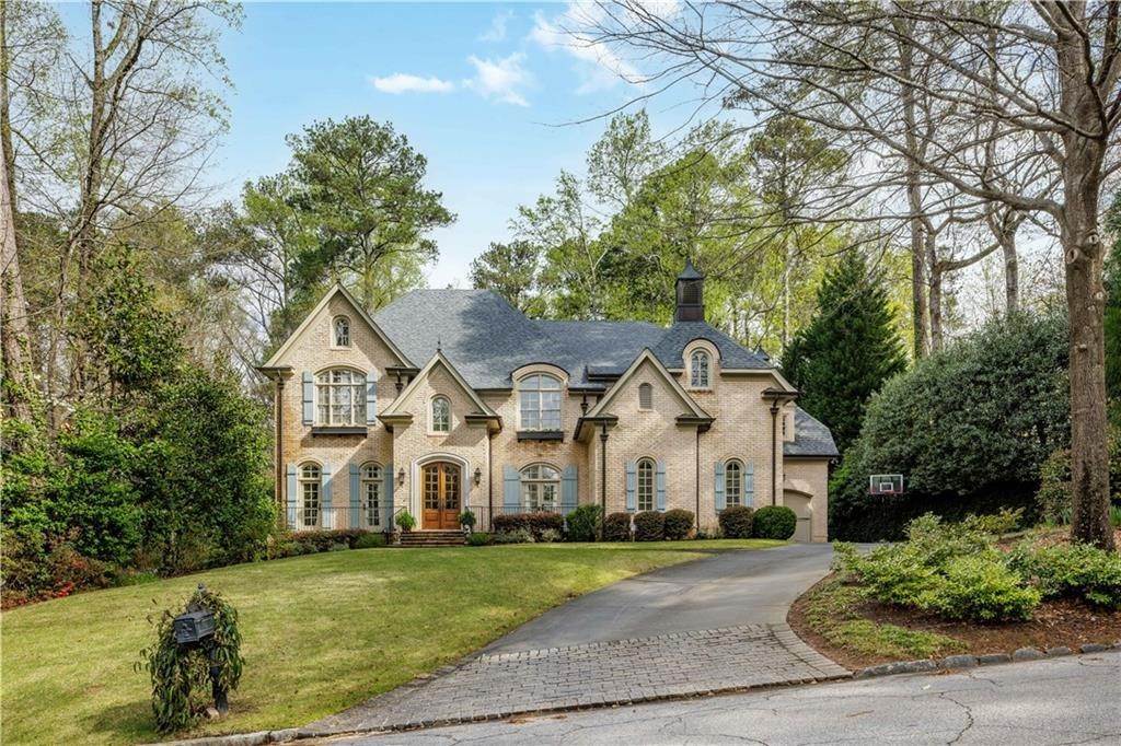 2. Single Family Homes for Sale at 485 Kingswood Lane Atlanta, Georgia 30305 United States