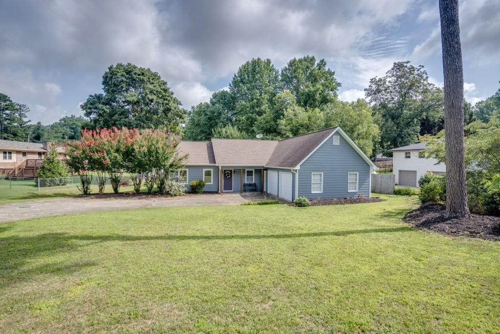 Single Family Homes for Sale at 1811 Kinridge Road Marietta, Georgia 30062 United States