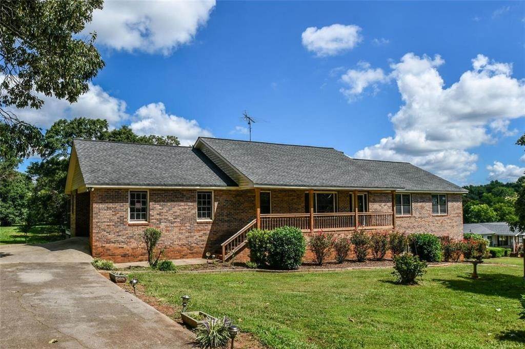 Single Family Homes для того Продажа на 17 COMER Street Maysville, Джорджия 30558 Соединенные Штаты