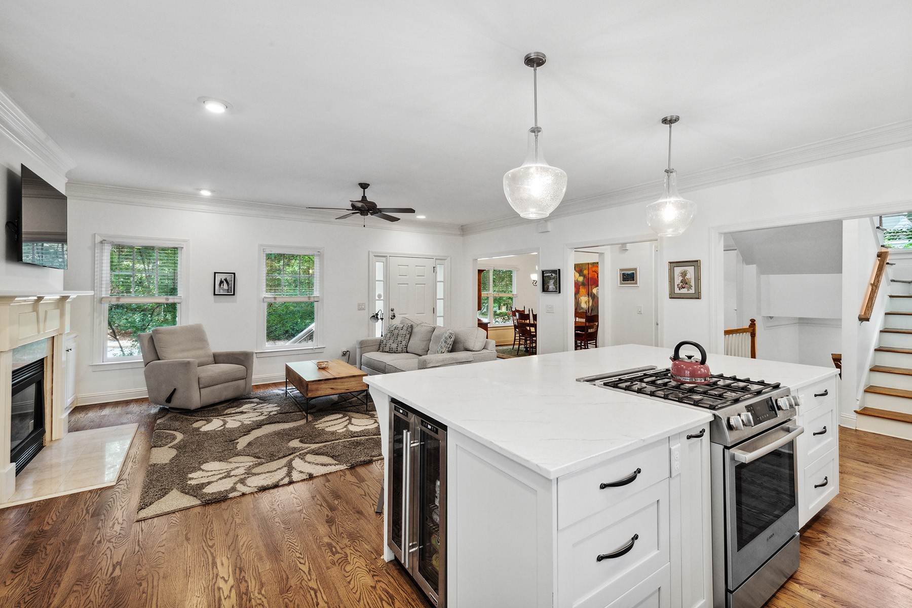 12. Single Family Homes for Sale at Gorgeous, Updated Gem with a Million-Dollar Kitchen in Morningside 1341 Edmund Park Drive Ne Atlanta, Georgia 30306 United States