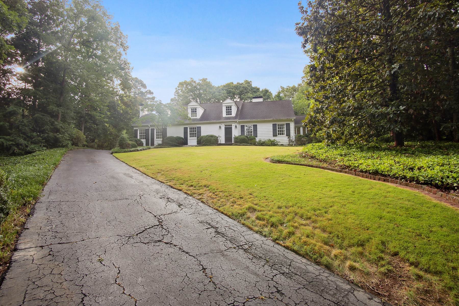 6. Single Family Homes for Sale at Incredible Opportunity to Renovate or Build Dream Home in Tuxedo Park 3511 Woodhaven Road Atlanta, Georgia 30305 United States