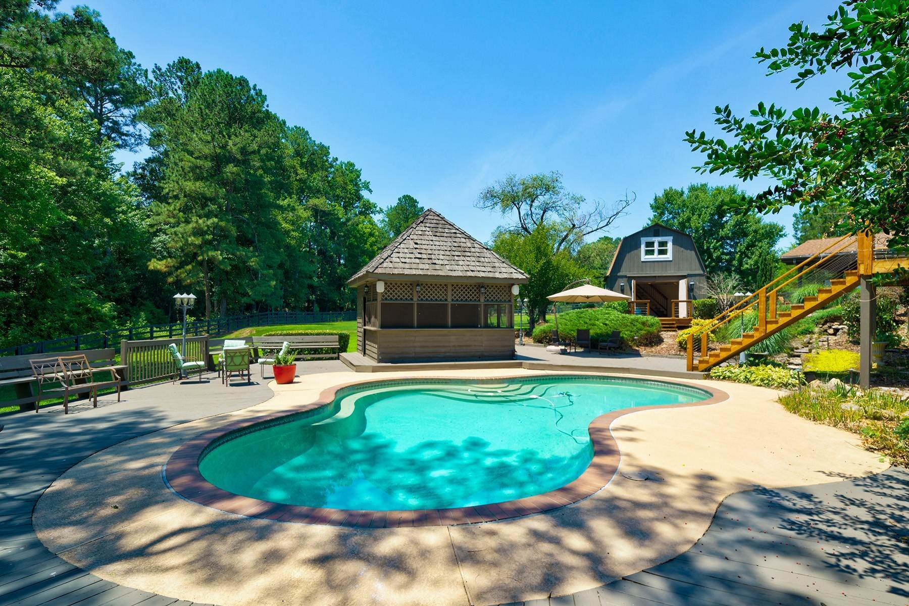 6. Single Family Homes for Sale at Welcome Home to 22+ Acre Equestrian Estate 19800 Birmingham Highway Alpharetta, Georgia 30004 United States