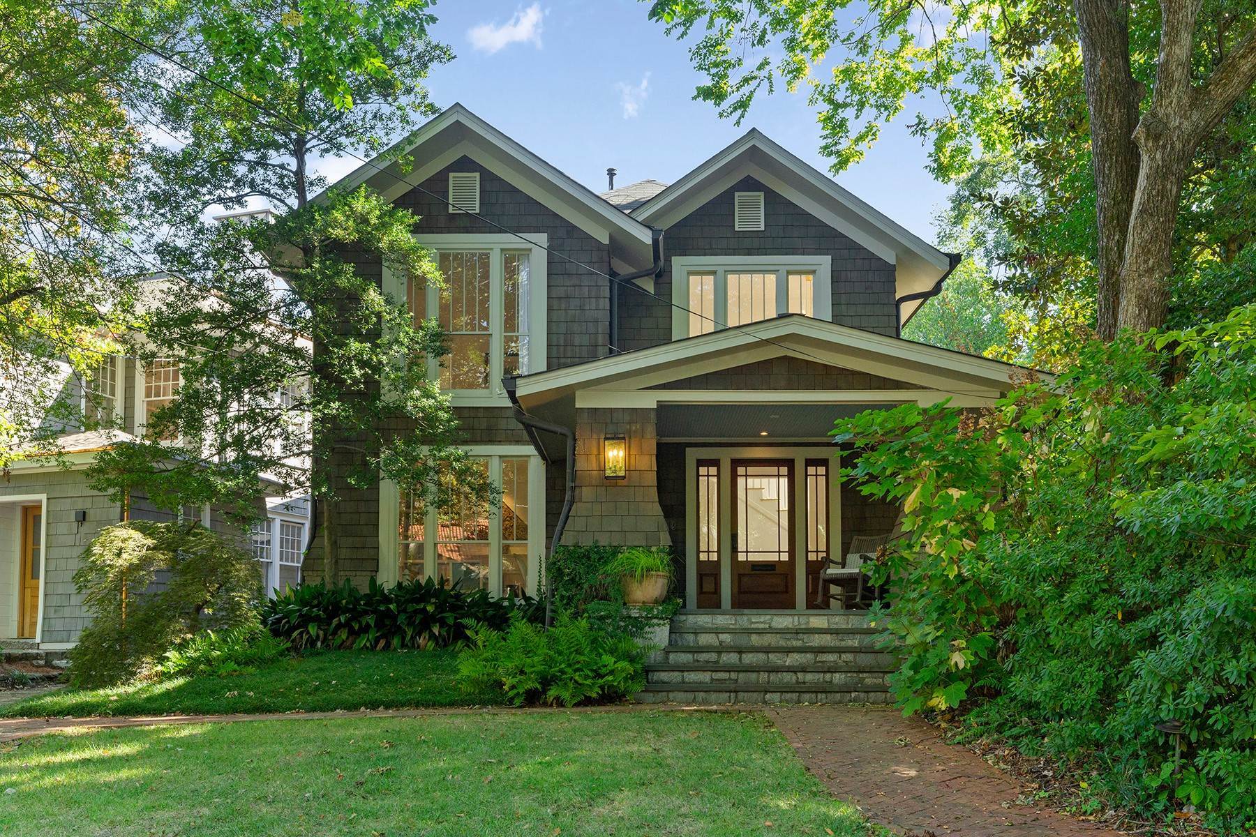 Single Family Homes em Gorgeous Craftsman Architecture With A Modern Touch In Ansley Park 89 Inman Circle NE Atlanta, Geórgia 30309 Estados Unidos