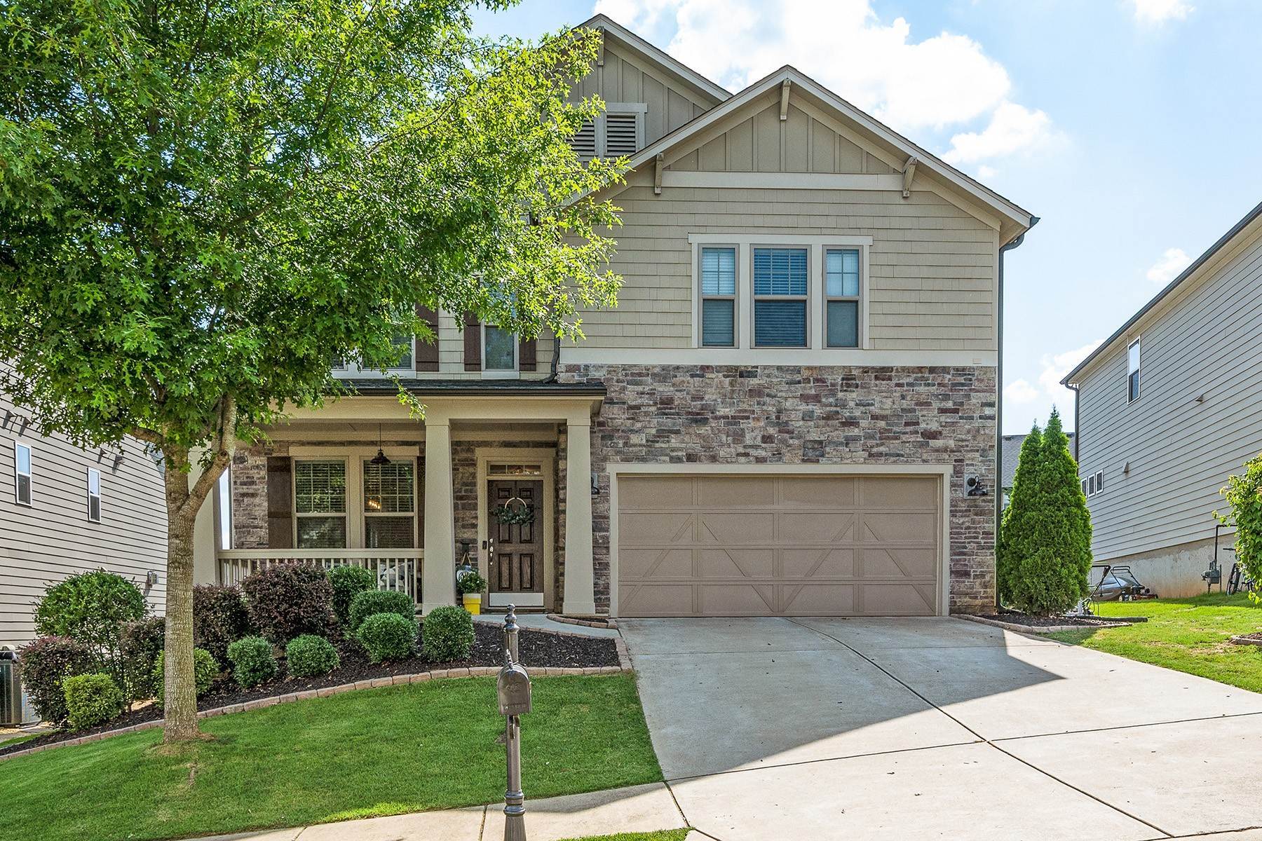 Single Family Homes alle Incredibly Maintained Home in Sought-After Stoney Creek Subdivision 704 Hedge Brooke Drive Woodstock, Georgia 30188 Stati Uniti