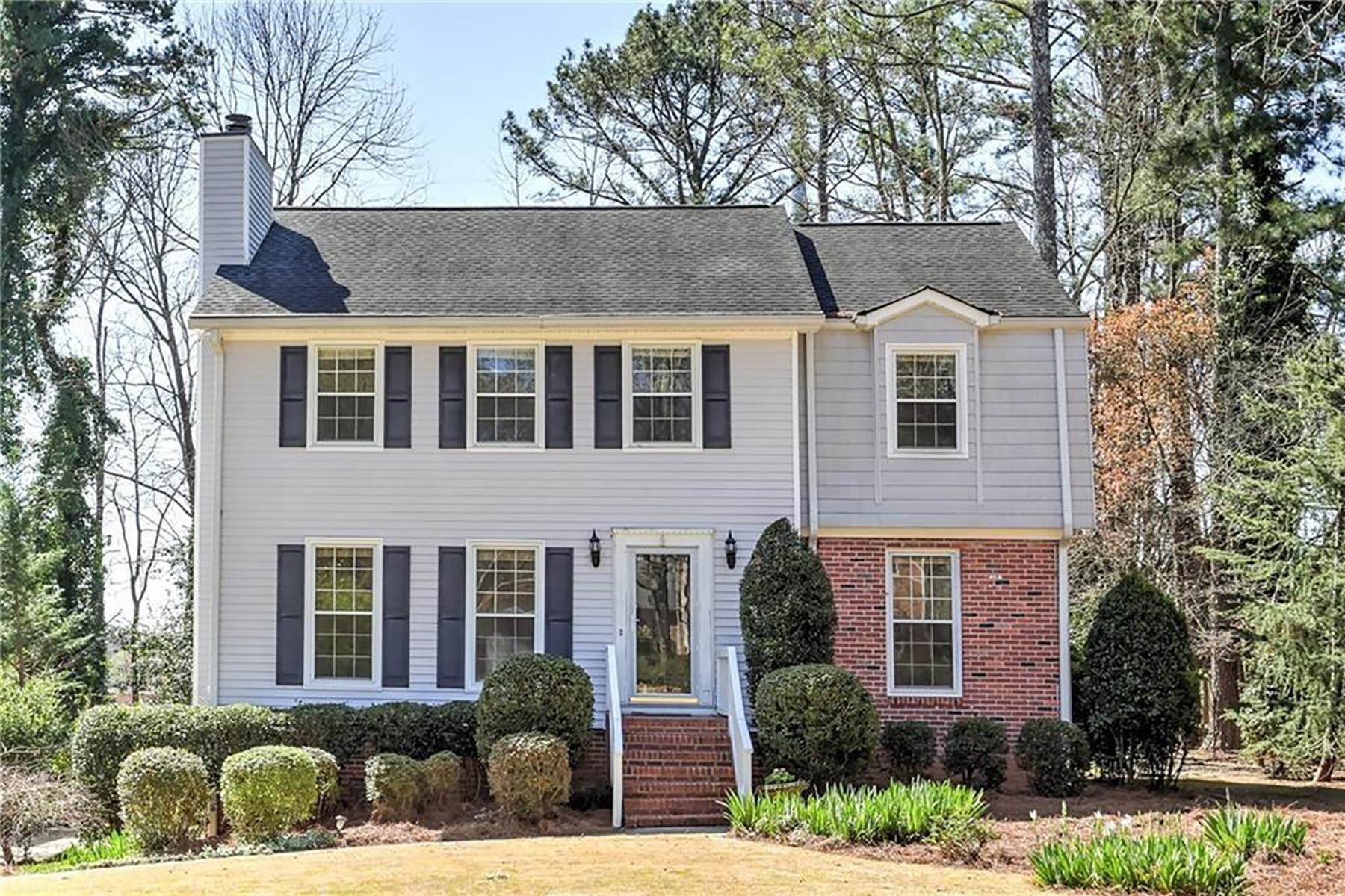 Single Family Homes для того Продажа на Excellent Investment Property Residential Income 3852 Emerson Street Marietta, Джорджия 30062 Соединенные Штаты