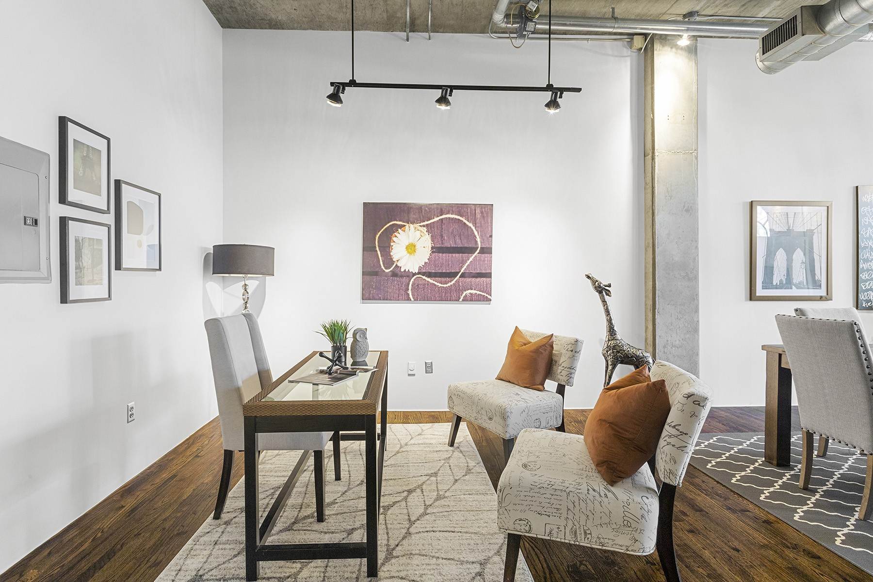 4. Condominiums for Sale at Incredible Opportunity To Acquire A Rare Patio Loft At Mathieson Exchange Lofts 3180 Mathieson Drive, No. 505 Atlanta, Georgia 30305 United States