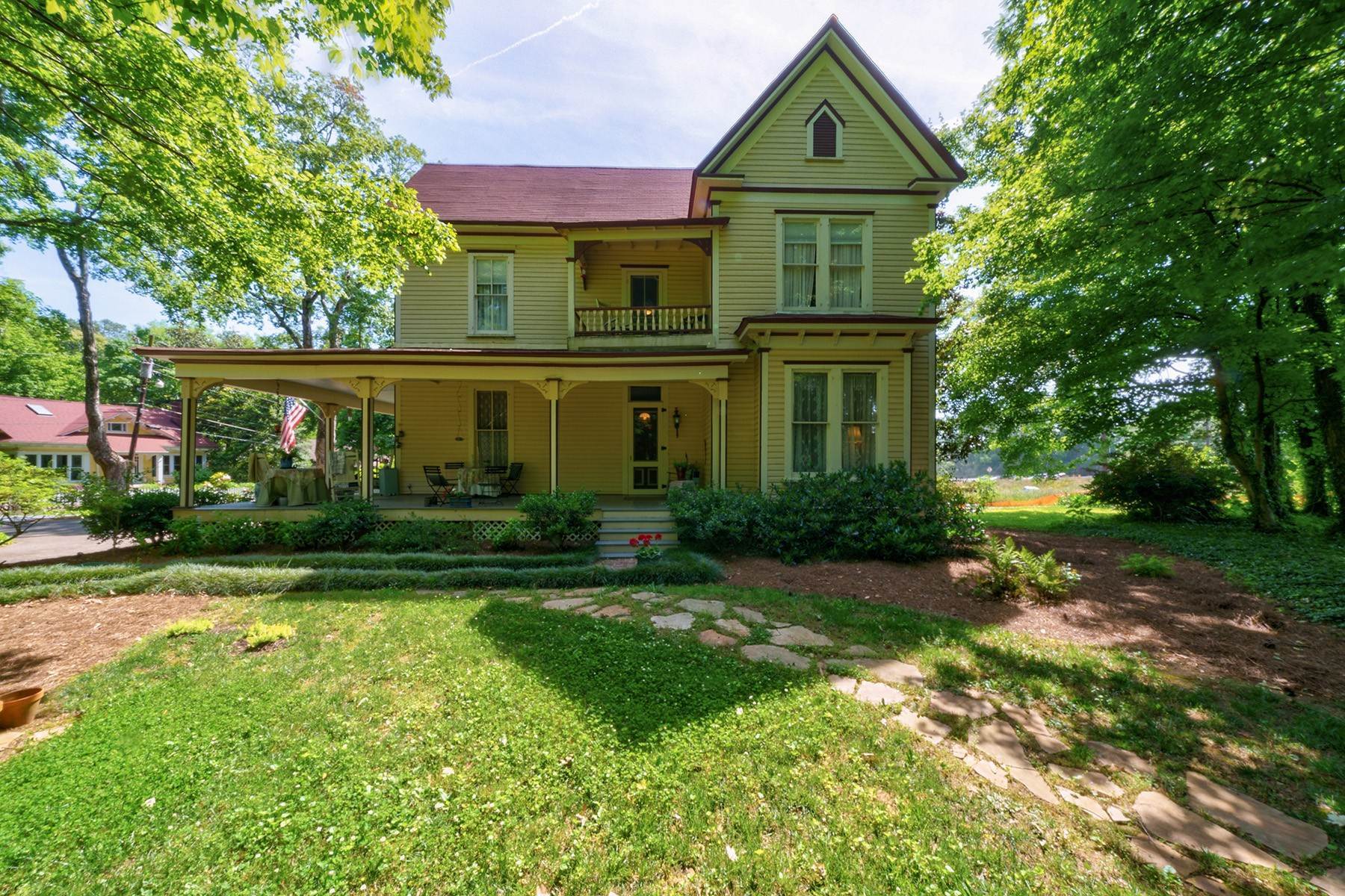 50. Single Family Homes for Sale at Rare Opportunity in the Heart of Historic Downtown Acworth 4671 Collins Avenue Acworth, Georgia 30101 United States