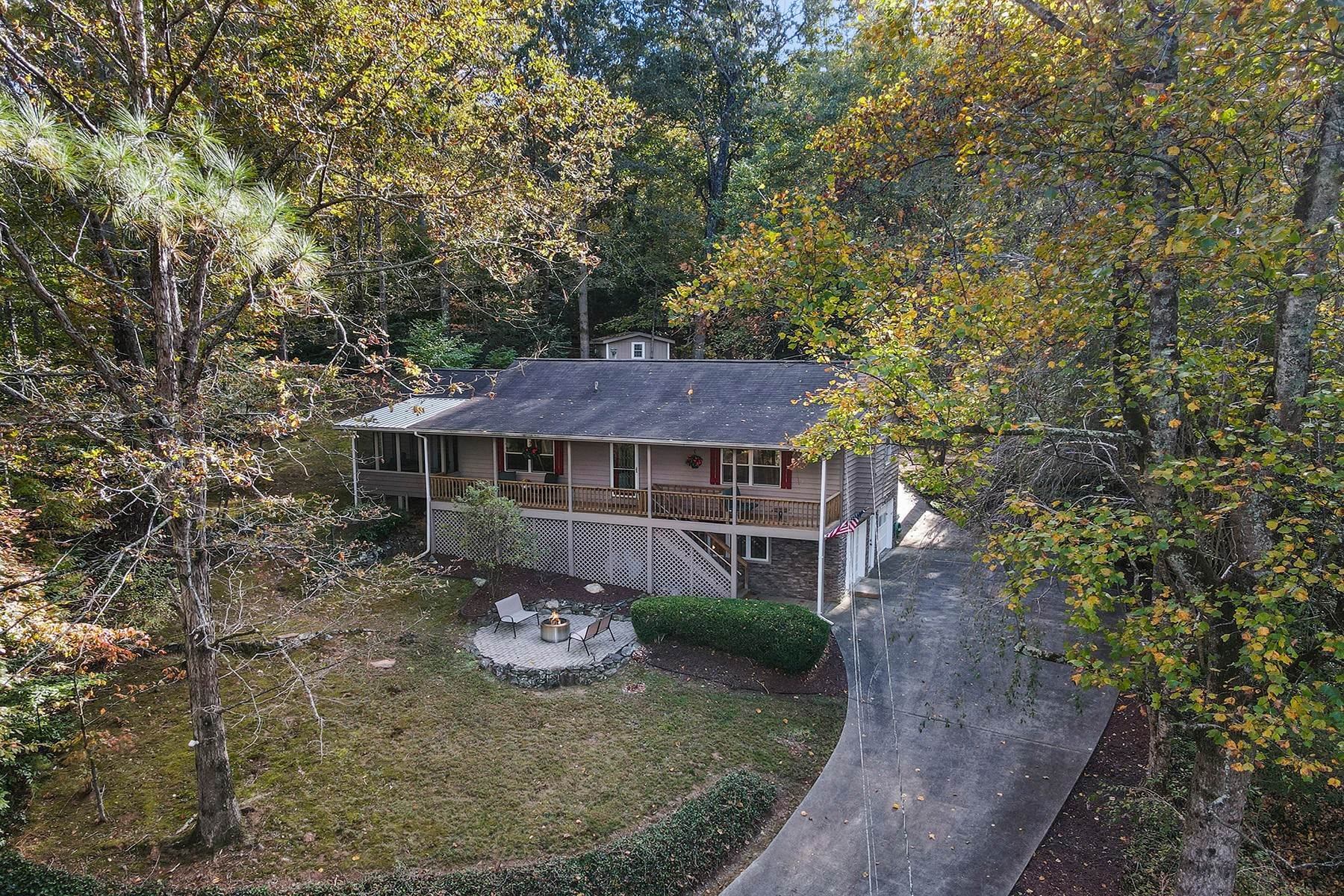 42. Single Family Homes 為 出售 在 Private Ranch in Mountain Park 115 Hemlock Street Roswell, 喬治亞州 30075 美國