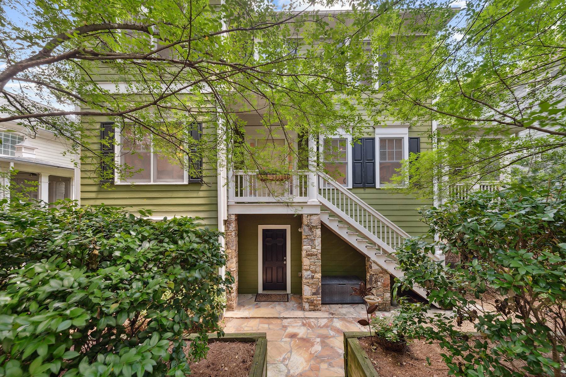 34. Single Family Homes for Sale at Gorgeous, Updated Gem with a Million-Dollar Kitchen in Morningside 1341 Edmund Park Drive Ne Atlanta, Georgia 30306 United States