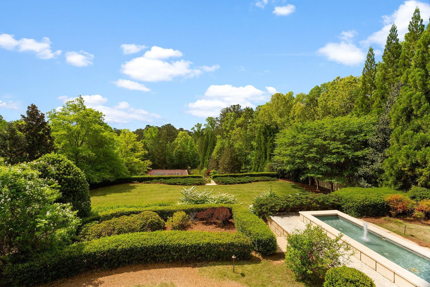 40. Single Family Homes 為 出售 在 A Magnificent French Chateau-Style Estate 9620 Cedar Grove Road Chattahoochee Hills, 喬治亞州 30213 美國