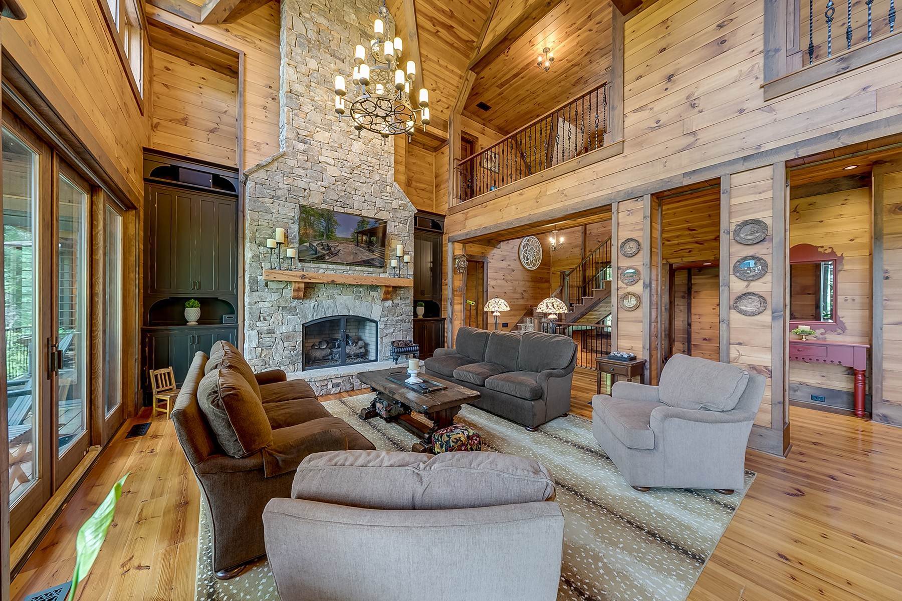 10. Single Family Homes for Sale at Stunning Rustic Private Estate 250 Fenwick Wood Clarkesville, Georgia 30523 United States