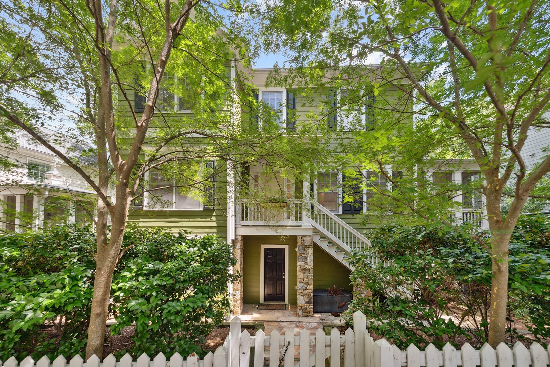 Single Family Homes for Sale at Gorgeous, Updated Gem with a Million-Dollar Kitchen in Morningside 1341 Edmund Park Drive Ne Atlanta, Georgia 30306 United States