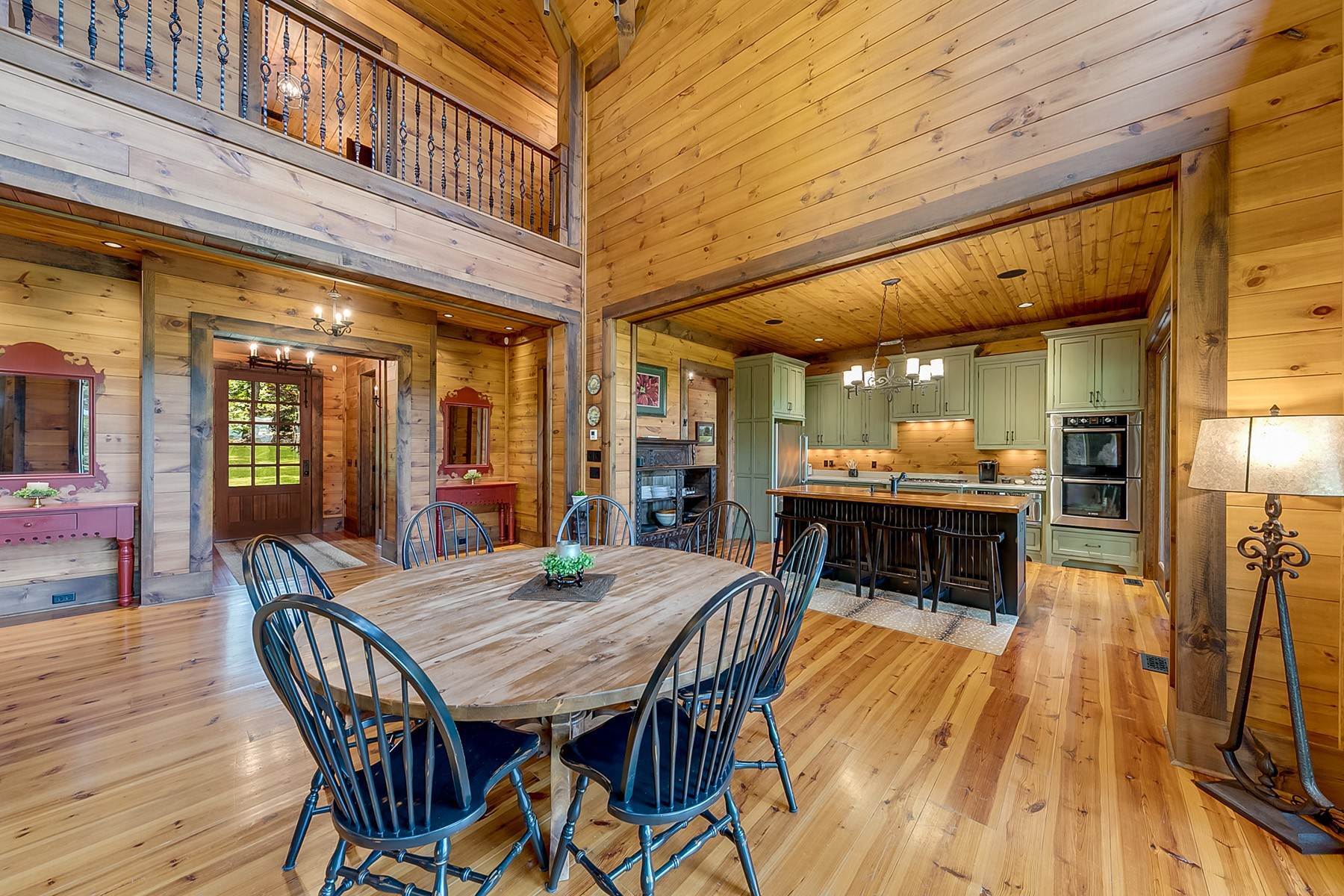 14. Single Family Homes for Sale at Stunning Rustic Private Estate 250 Fenwick Wood Clarkesville, Georgia 30523 United States