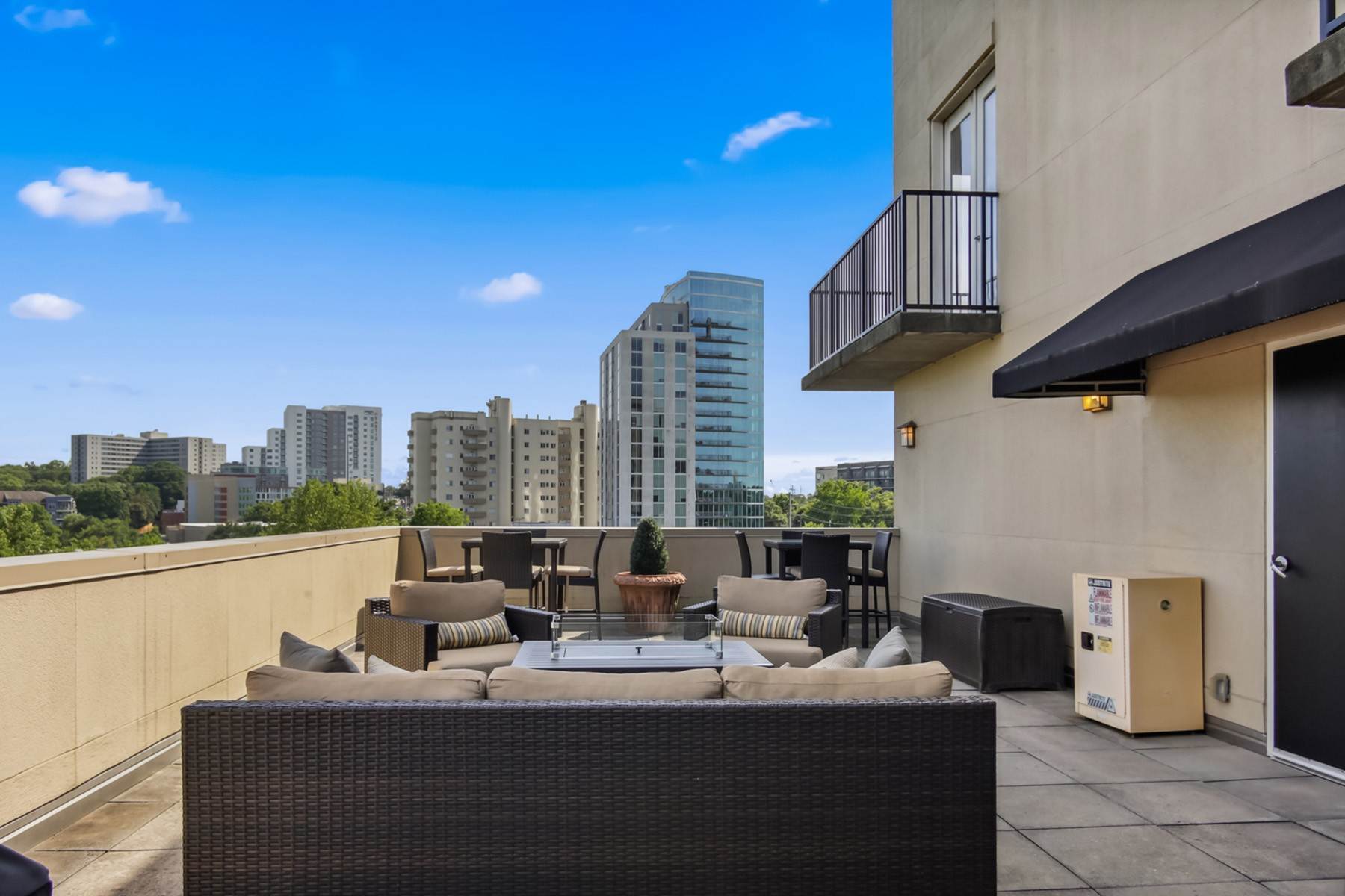23. Condominiums for Sale at Ideally Located Corner Unit with Largest Floor Plan at The Aramore in Buckhead 2255 Peachtree Road Atlanta, Georgia 30309 United States
