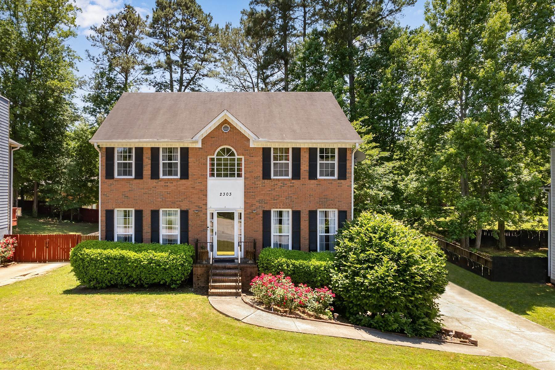 Single Family Homes for Sale at Traditional Well Maintained Multi-story Home 2303 Luther Terrace SW Marietta, Georgia 30064 United States