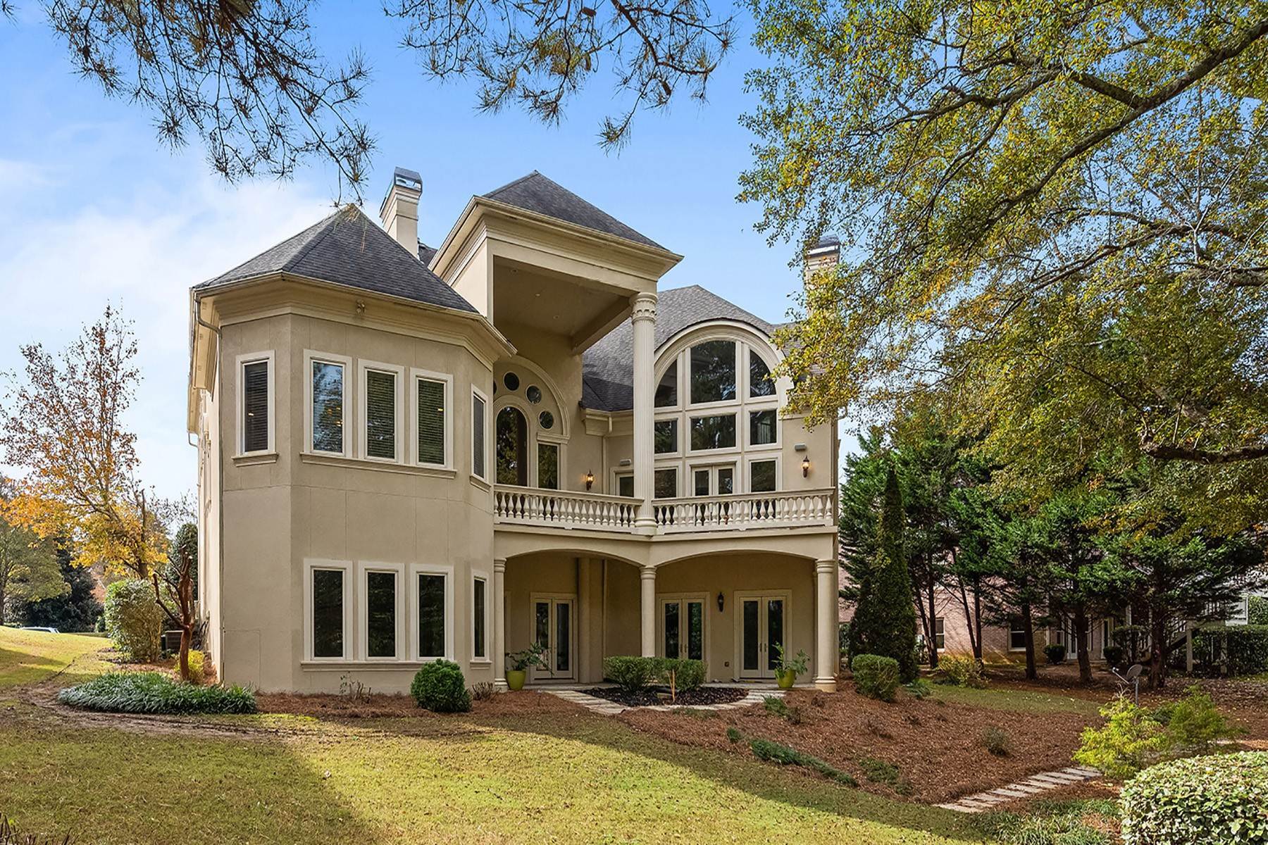 47. Single Family Homes for Sale at Prestigious St. Marlo Country Club Home Overlooking the 5th Fairway 8430 Abingdon Lane Duluth, Georgia 30097 United States