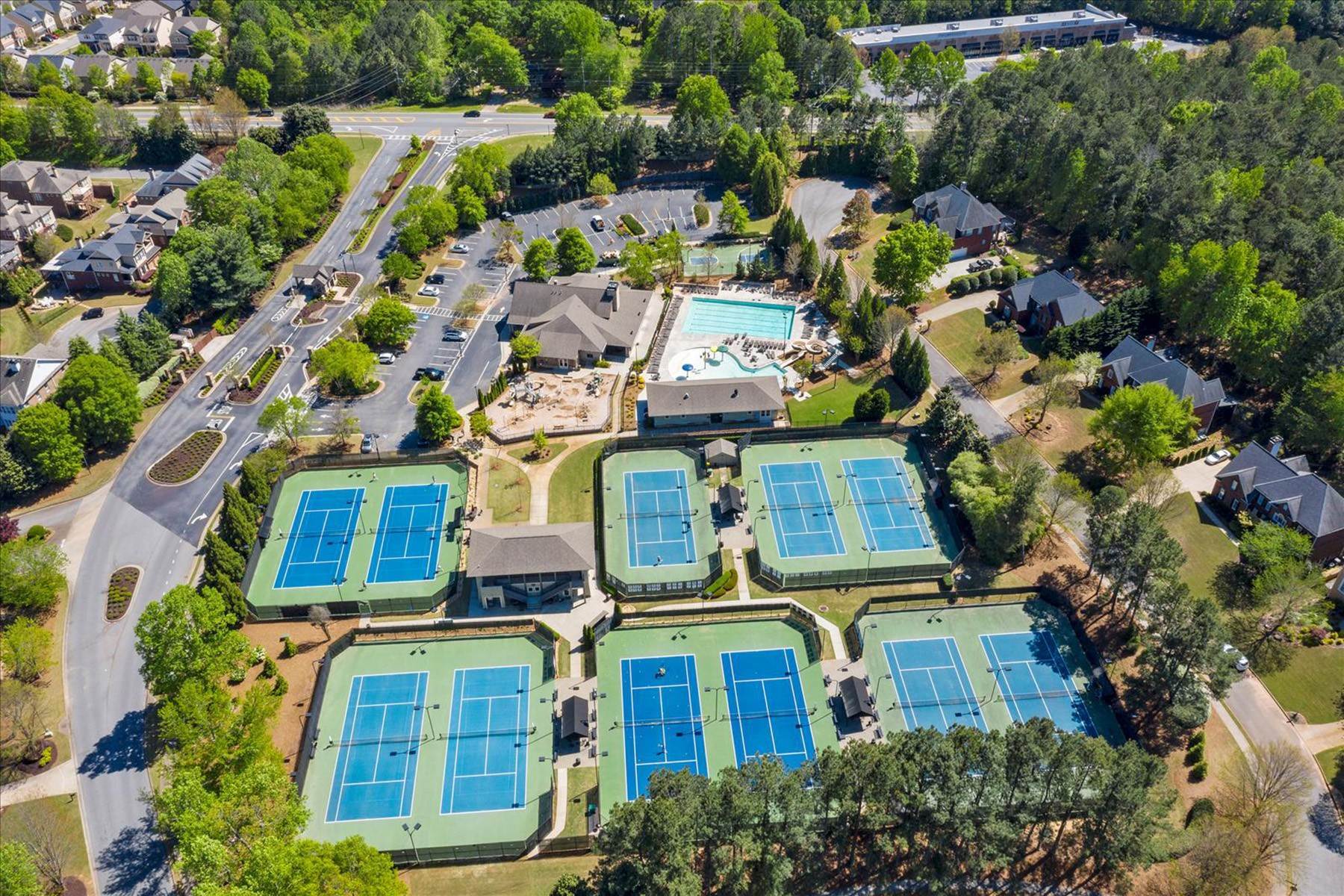 44. Single Family Homes for Sale at Largest Floor Plan in Crooked Creek Community 14495 Eighteenth Fairway Milton, Georgia 30004 United States