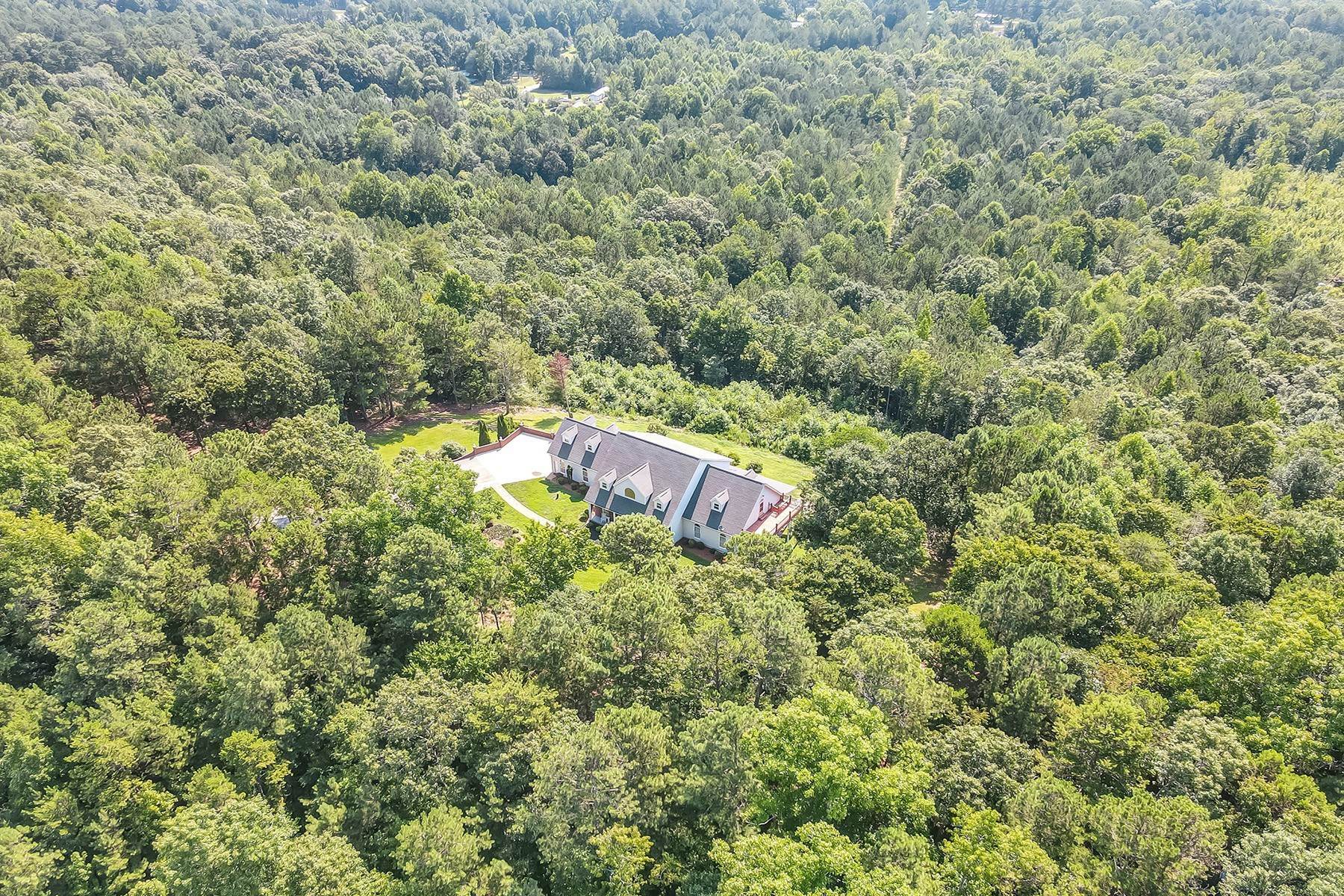 27. Single Family Homes for Sale at Get Ready To Experience The Finest Views West Georgia Has To Offer 229 Steele Road Tallapoosa, Georgia 30176 United States