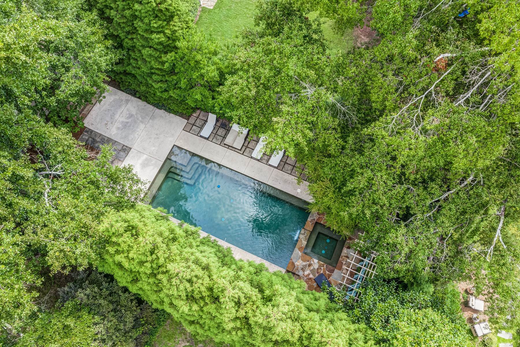 13. Single Family Homes for Sale at Private Brookhaven Oasis with a Resort-Like Pool 1269 Sylvan Circle NE Brookhaven, Georgia 30319 United States