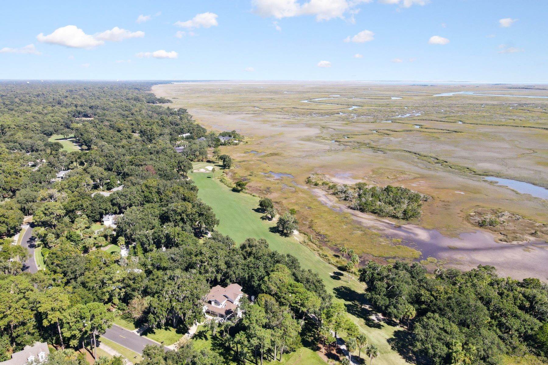 2. Single Family Homes for Sale at Outstanding Contemporary Home with Golf Course Views 22 Delegal Rd Skidaway Island, Georgia 31411 United States
